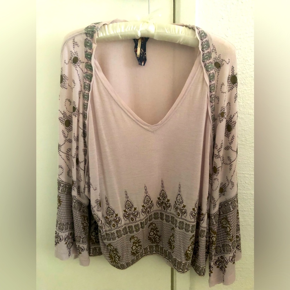 Free people top! Cotton knit fabric, lavender and dark brown